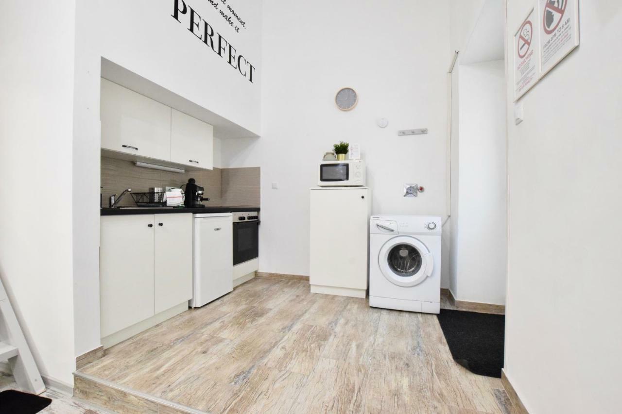 Standard Apartment By Hi5 - Akacfa 59 بودابست المظهر الخارجي الصورة